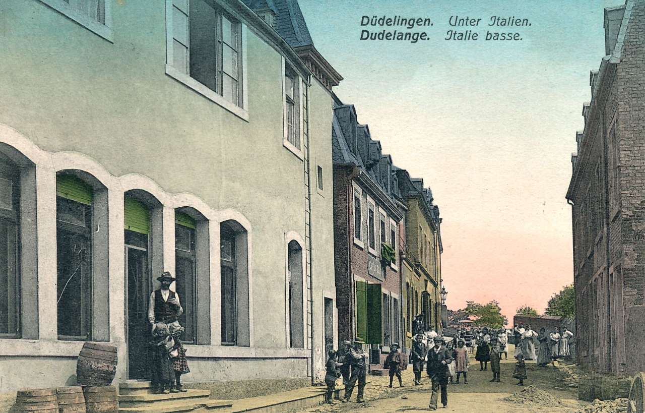 L'Italie basse dans les années 1910. Carte postale colorée. © Ville de Dudelange - Mémoire collective